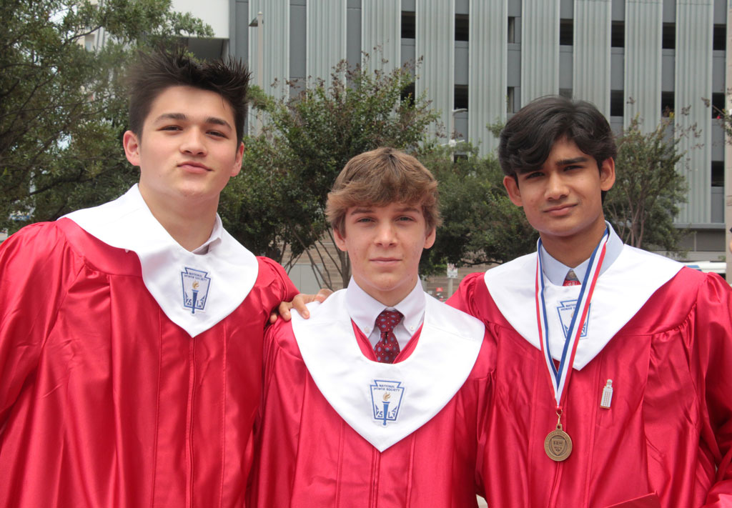 2023 Grad Web 9 St Thomas High School